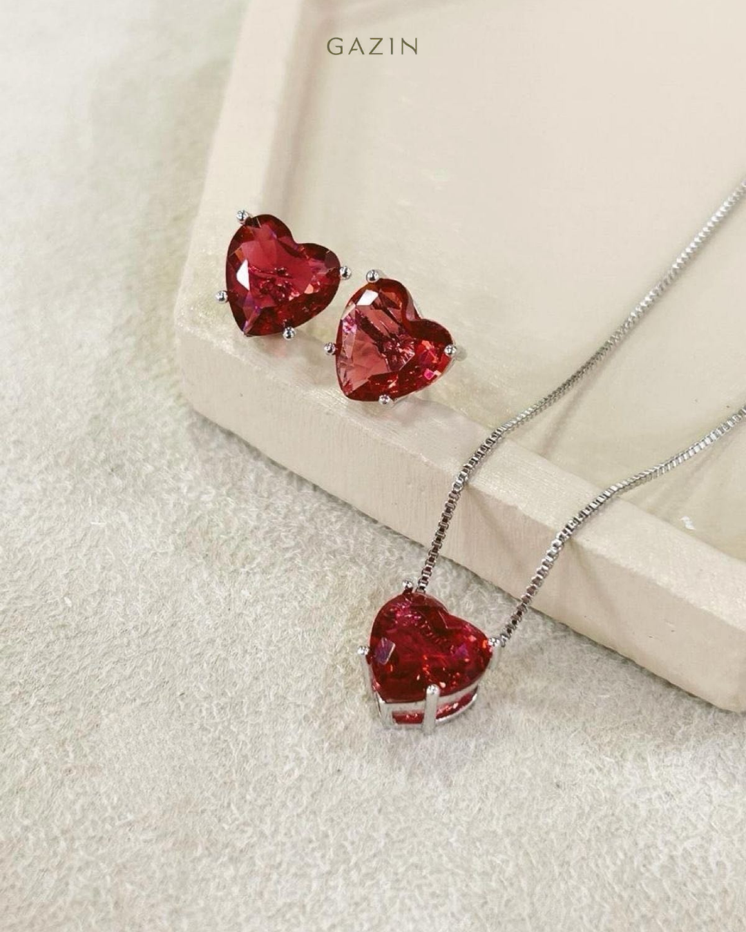 Conjunto Coração Zircônia Vermelha